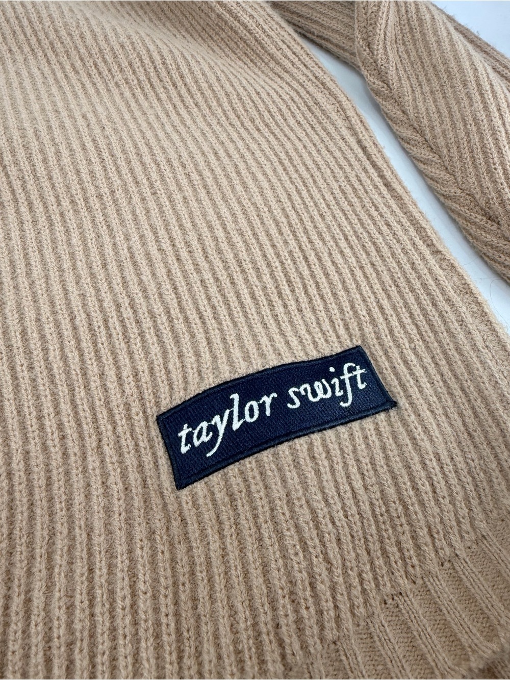 Taylor Swift Official Folklore Album Oversized Sweater Large - Picture 5 of 6